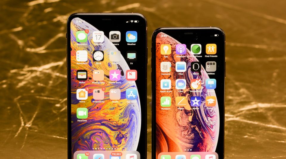 تماشا کنید جعبه گشایی آیفون XS Max