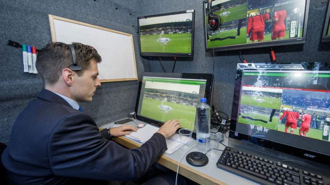 رئیس کمیته داوران: VAR به لیگ برتر فوتبال ایران می آید