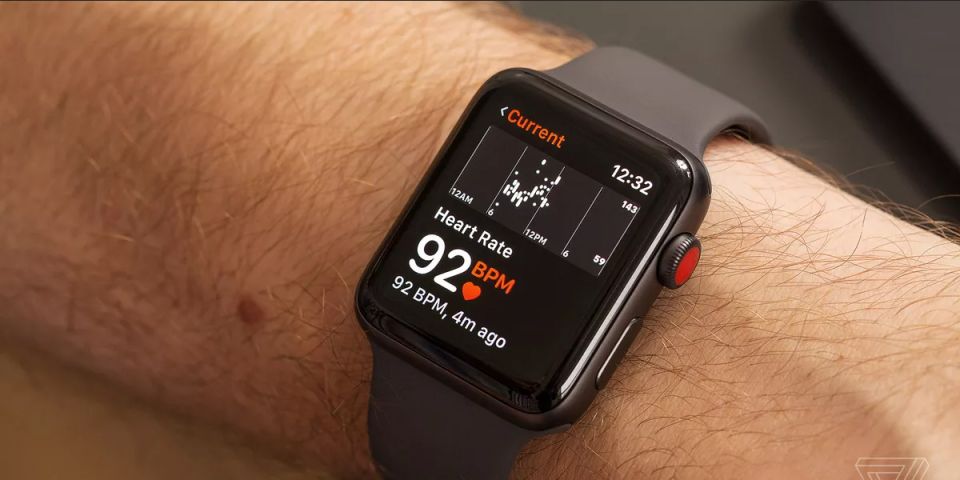 ساعت هوشمند اپل ضربان غیرطبیعی قلب را تشخیص می دهد.