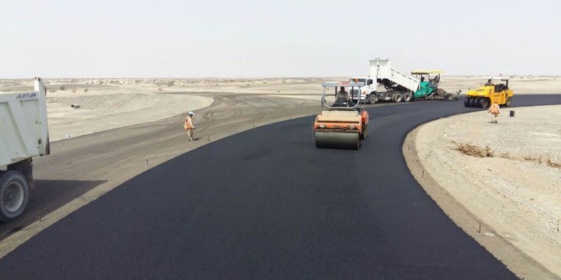 به رنگ سفید در آوردن خیابان ها برای کاهش دما