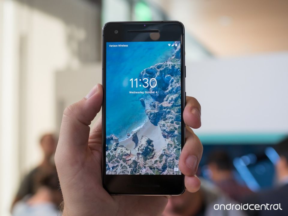 تماشا کنید نگاهی به تلفن Pixel 2
