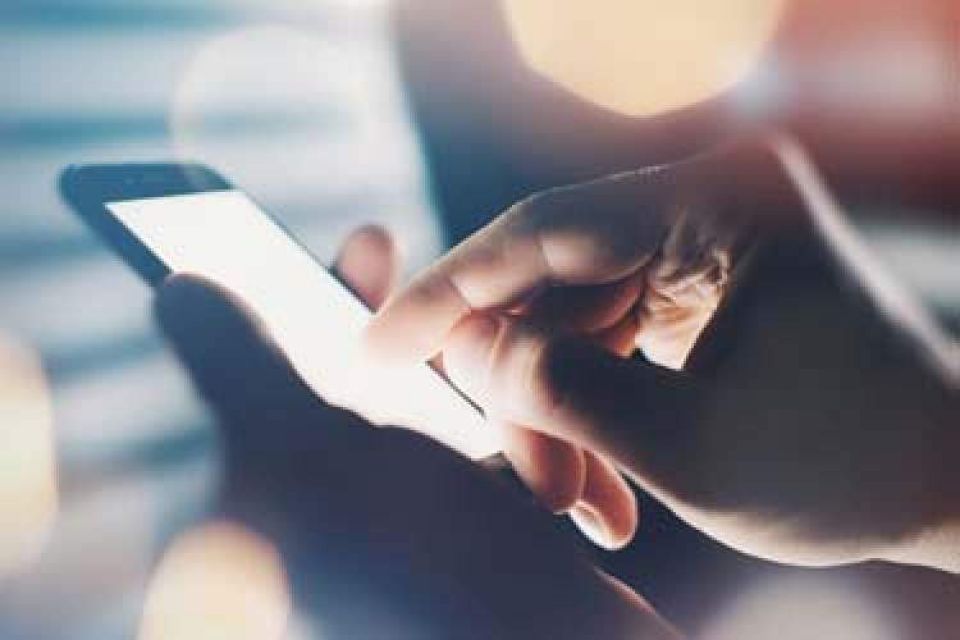 چرا باید اپلیکیشن های خود را بروزرسانی کنیم؟