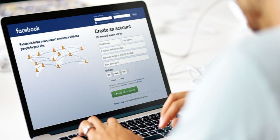 ۱۱برنامه آیفون اطلاعات کاربران را به نفع فیس بوک سرقت می کند